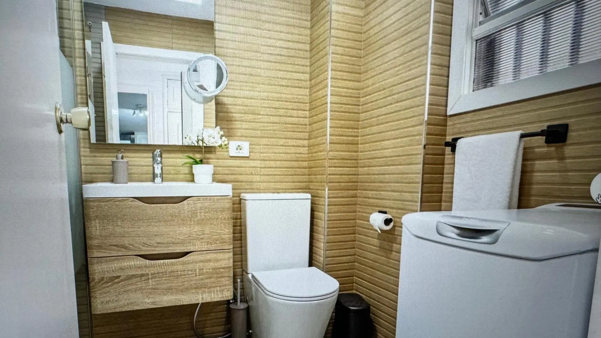 Laurent Suite Apartment